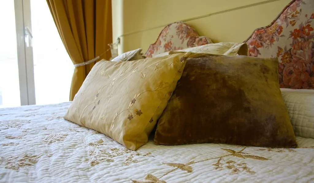 La Casa Azul B&B + Apartments Malaga Bed & Breakfast