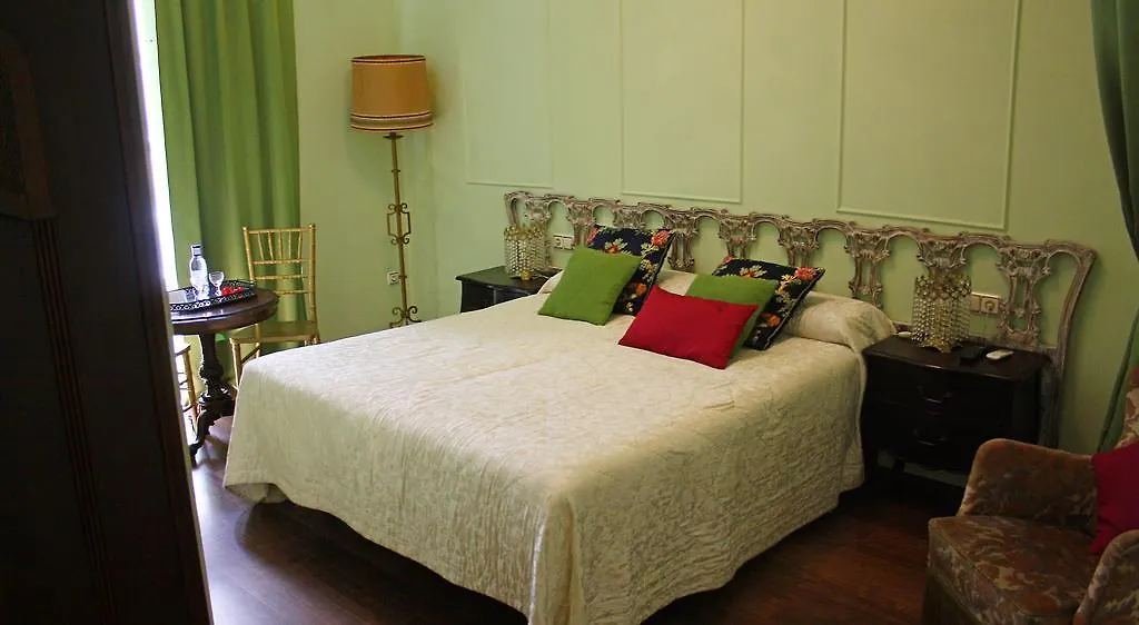 La Casa Azul B&B + Apartments Malaga Bed & Breakfast