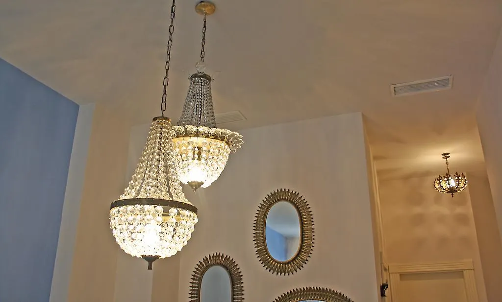 La Casa Azul B&B + Apartments Malaga 2*,