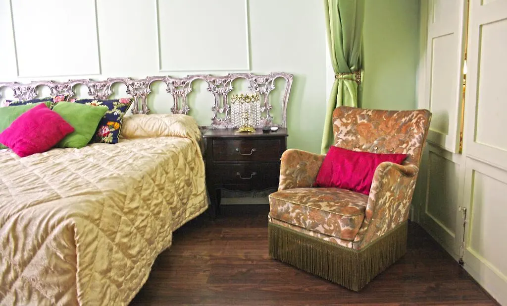 ** Bed & Breakfast La Casa Azul B&B + Apartments Malaga Spain