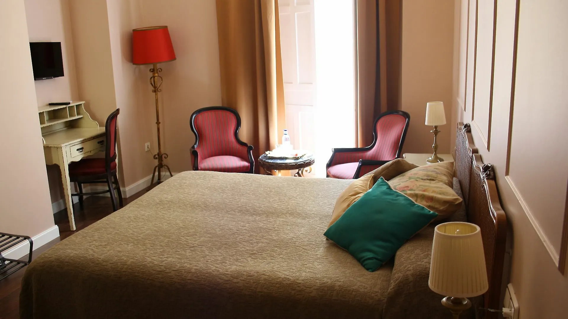 La Casa Azul B&B + Apartments Malaga